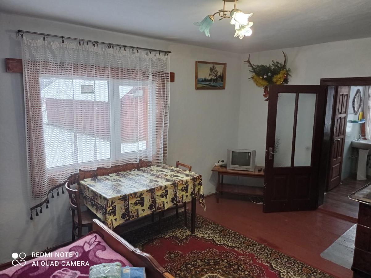 Садиба Брусний Mîkulîciîn Exterior foto